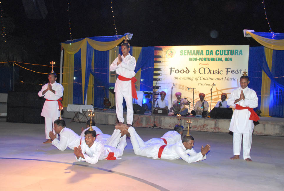A group performance at Semana da cultura